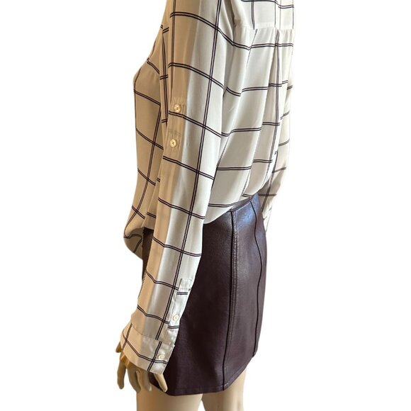 ๐ NWOT ๐๏ธ EXPRESS WOMEN'S BURGUNDY SHORT MINI FAUX LEATHER FRONT BUTTONS SKIRT - Picture 3 of 3